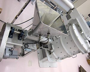気流粉砕機